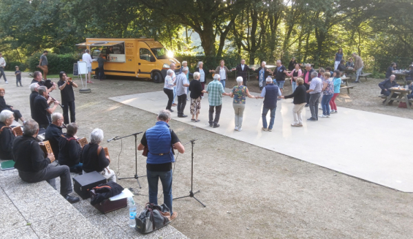 food truck and music